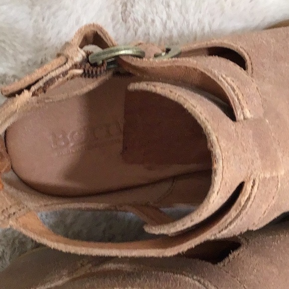 ๐ BORN Sand Natural Distress Leather Buckled Sandal Bootie Low Heel - Picture 6 of 10